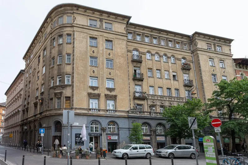 Eladó tégla lakás Budapest 09. ker. Bakáts tér