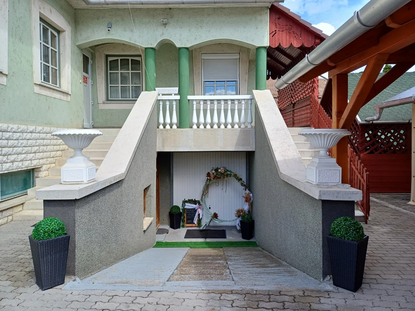 Eladó hotel, szálloda iroda / üzlet / kereskedelmi / szolgáltató Jászapáti József Attila u - Kép 15