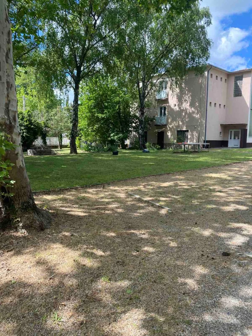 Eladó hotel, szálloda iroda / üzlet / kereskedelmi / szolgáltató Gyenesdiás Tulipán utca