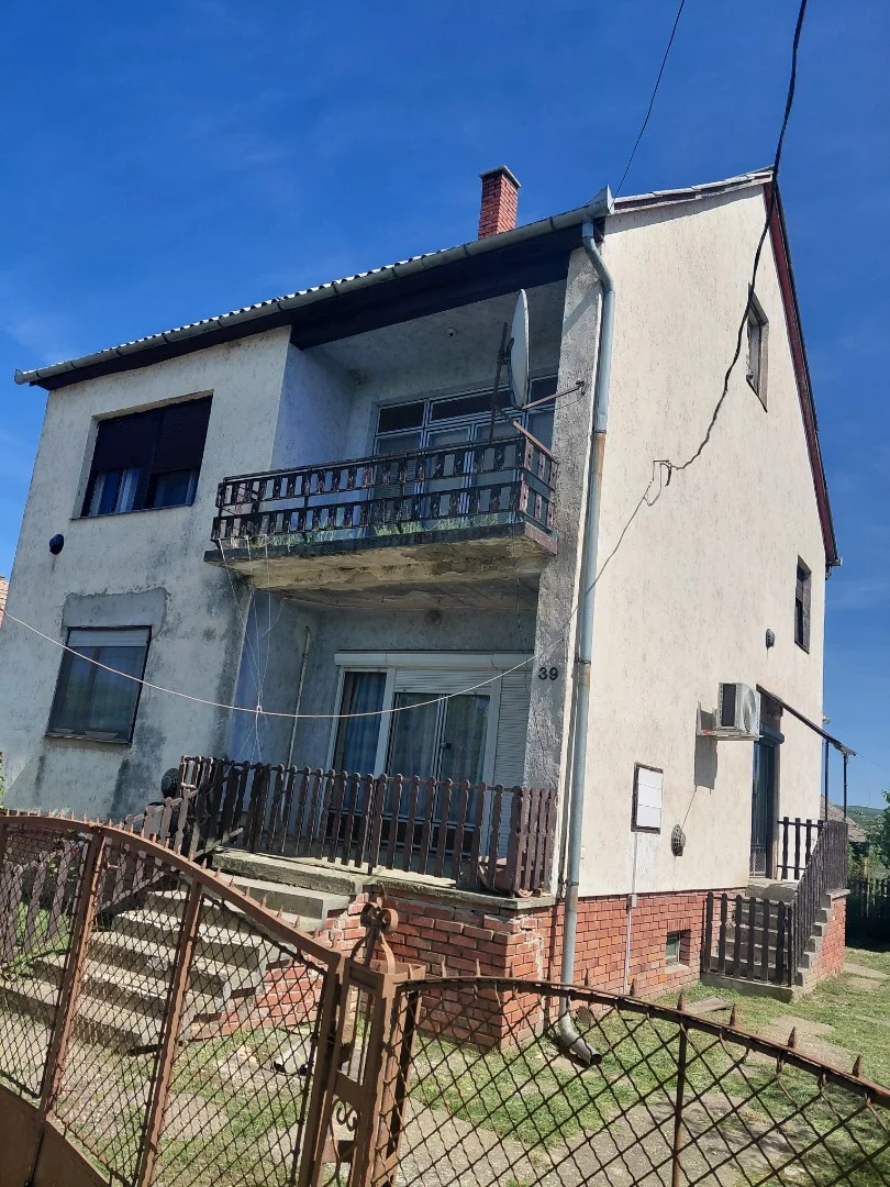Eladó családi ház Döbrököz Külső - Kép 2