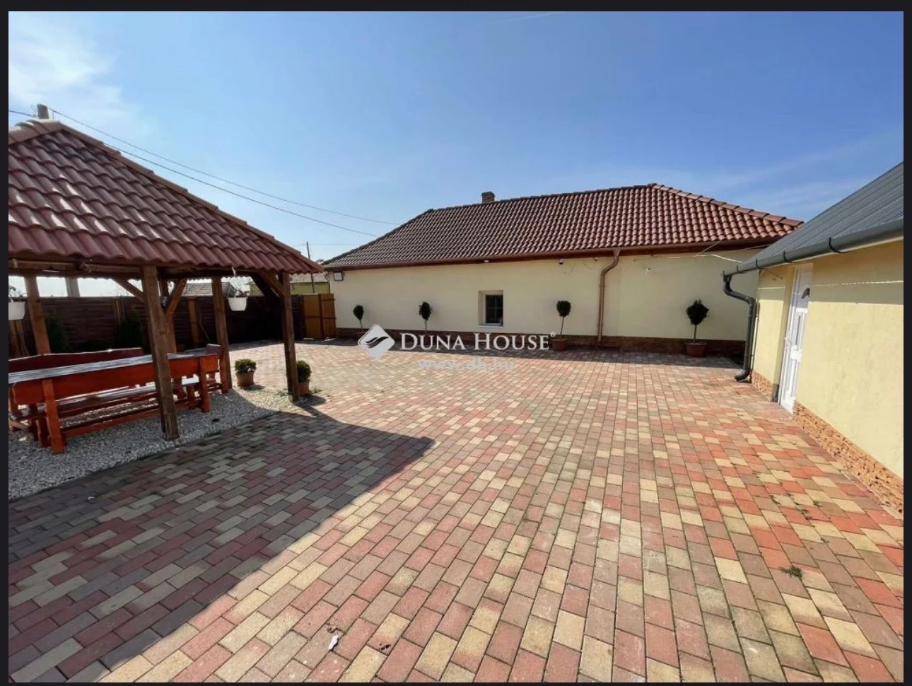 Eladó családi ház Besenyőtelek - Kép 9