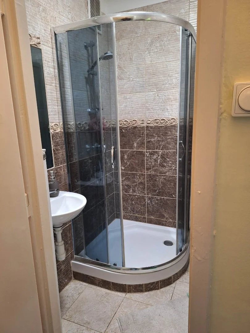 Eladó panel lakás Győr - Kép 8