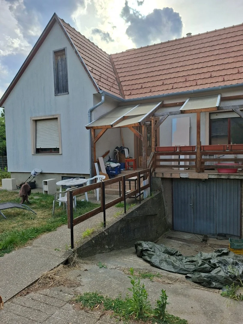 Eladó családi ház Esztergom Sport utca - Kép 3