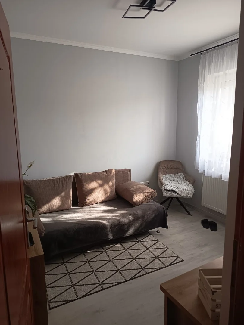 Eladó családi ház Győrladamér - Kép 2