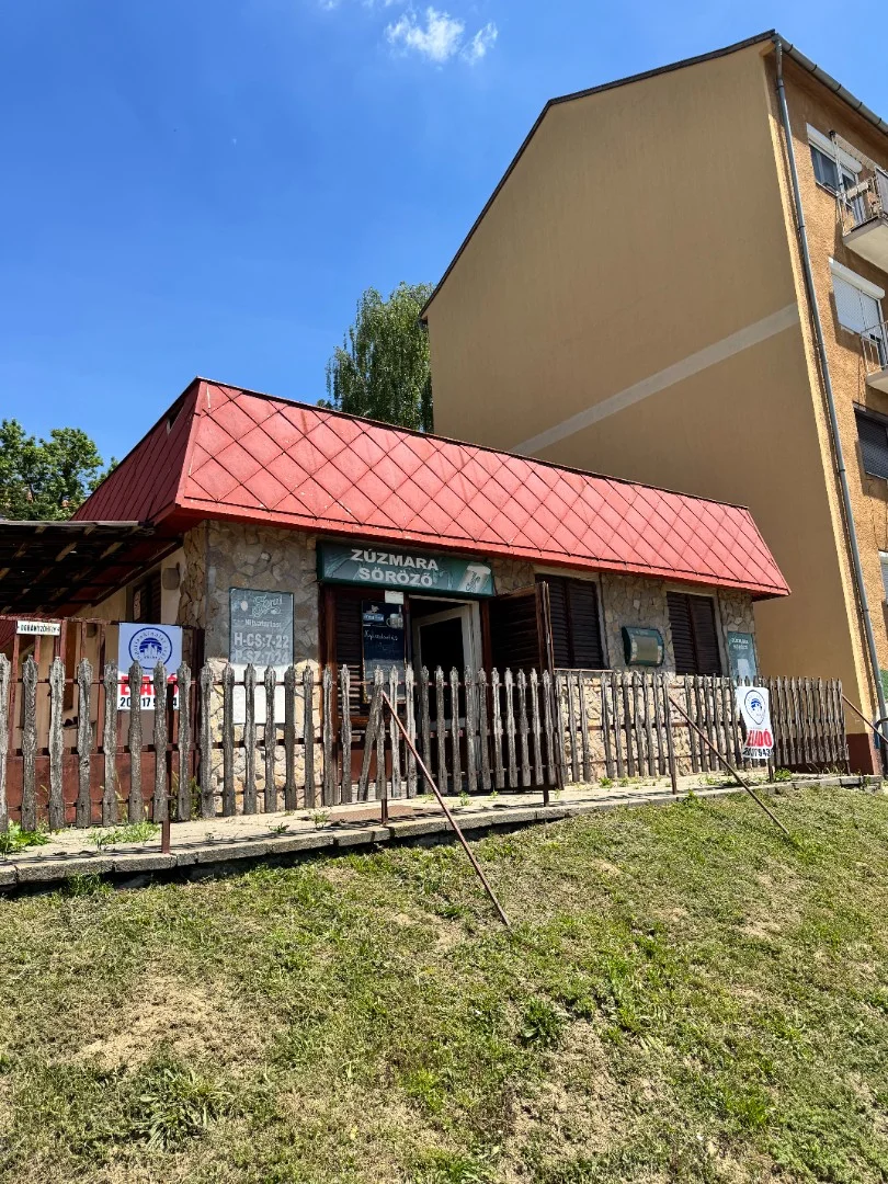 Eladó üzlet iroda / üzlet / kereskedelmi / szolgáltató Komló Kossuth Lajos
