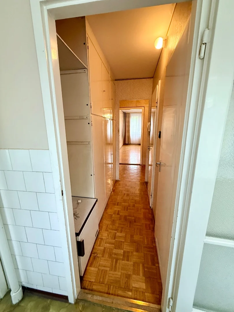 Eladó panel lakás Budapest 03. ker. Vörösvári út - Kép 2