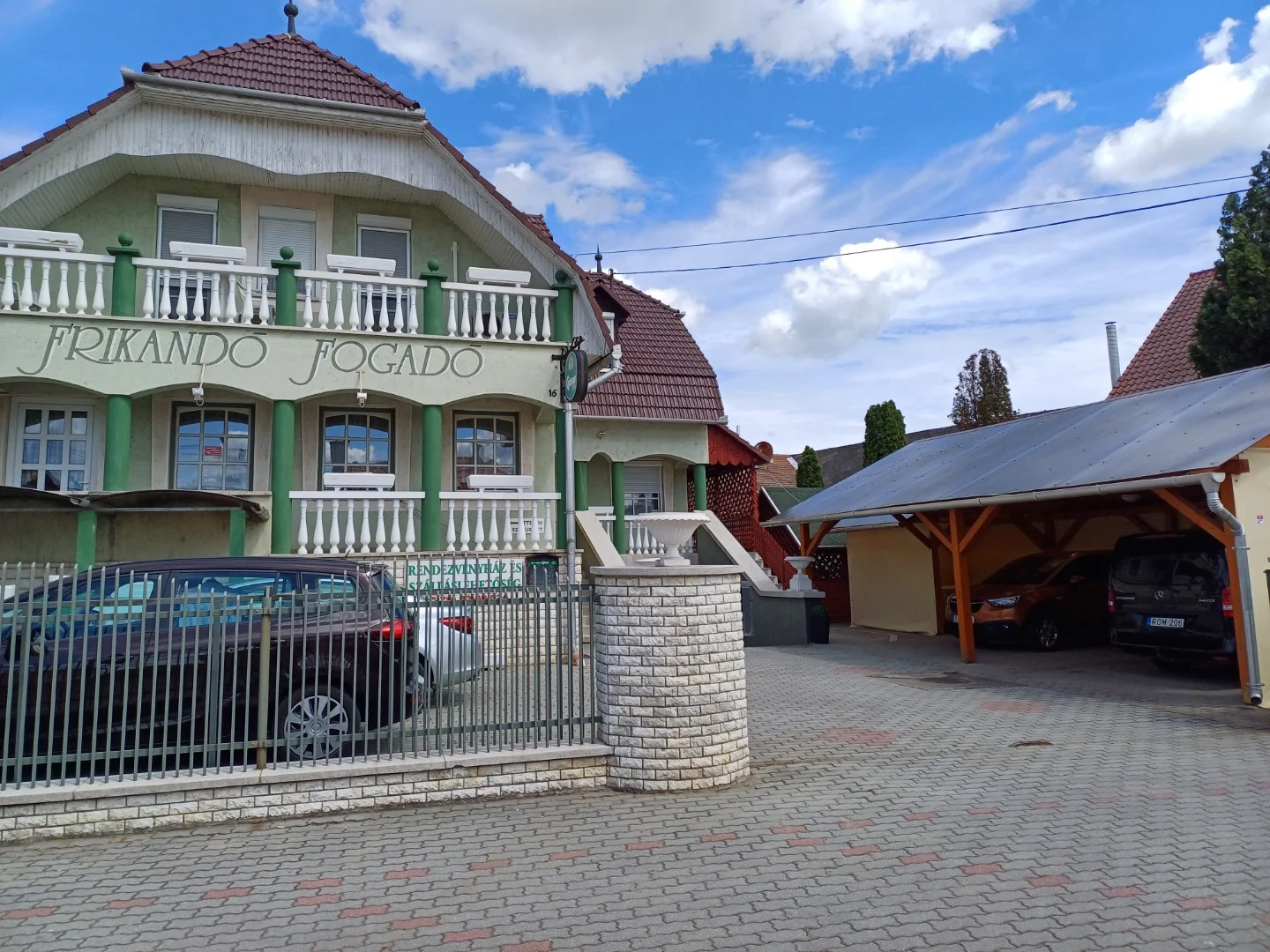 Eladó hotel, szálloda iroda / üzlet / kereskedelmi / szolgáltató Jászapáti József Attila u - Kép 14