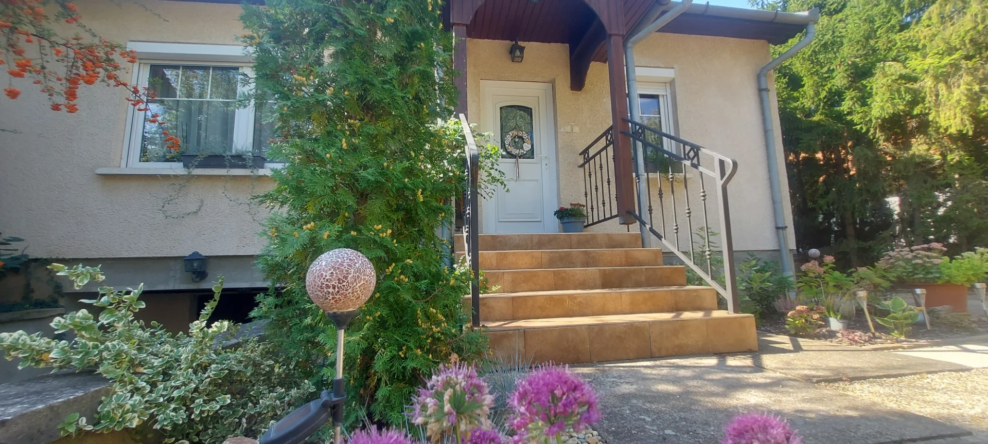 Eladó ikerház Budapest 16. ker. Bóbitás út