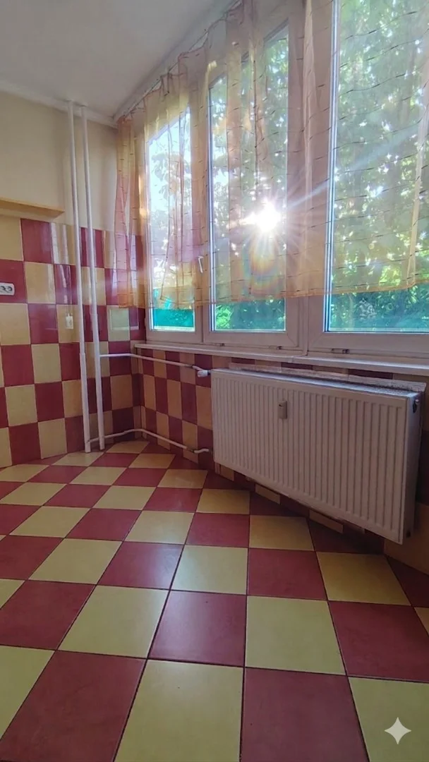 Eladó panel lakás Tatabánya Réti 1. emelet - Kép 9