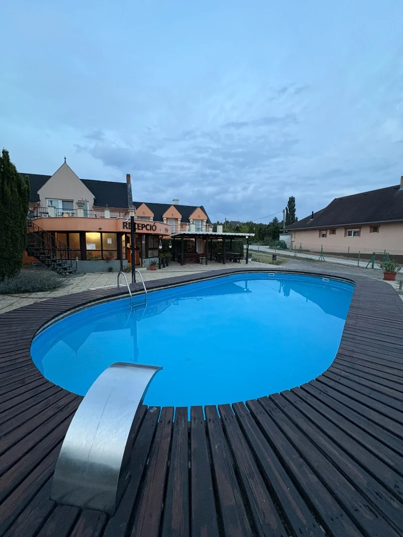 Eladó üdülőházas nyaraló / apartman nyaraló / üdülő Cserszegtomaj Sümegi út - Kép 8