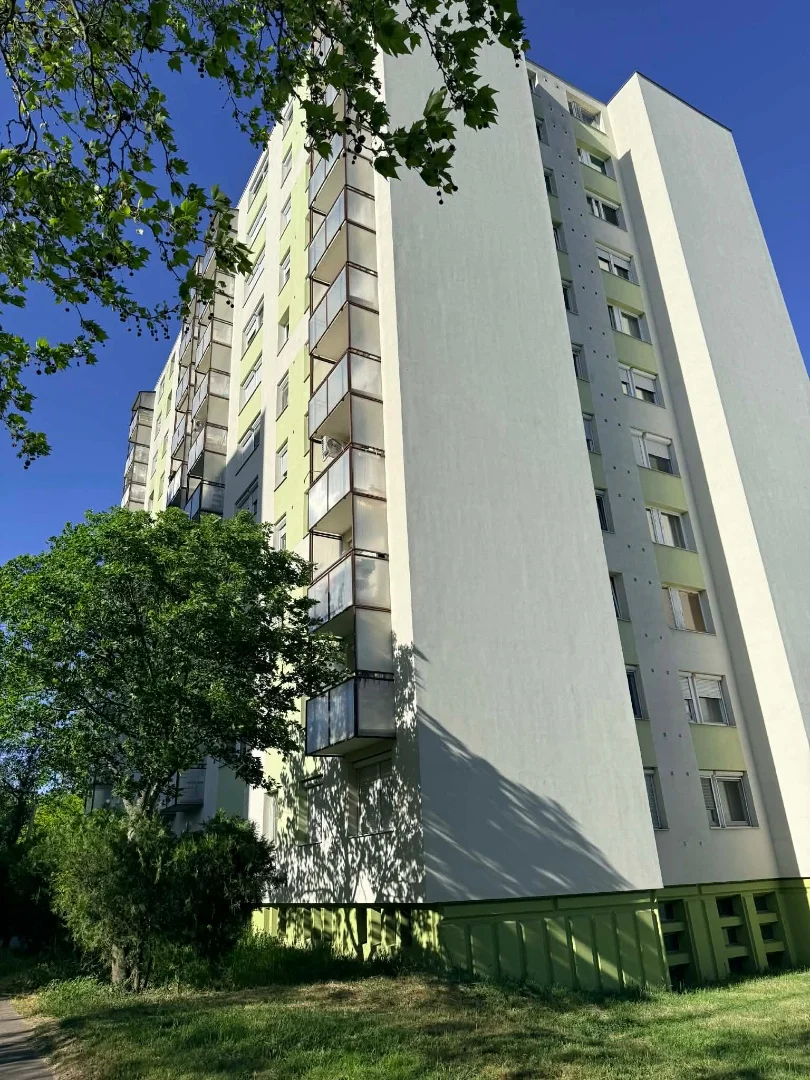 Eladó panel lakás Debrecen Füredi út