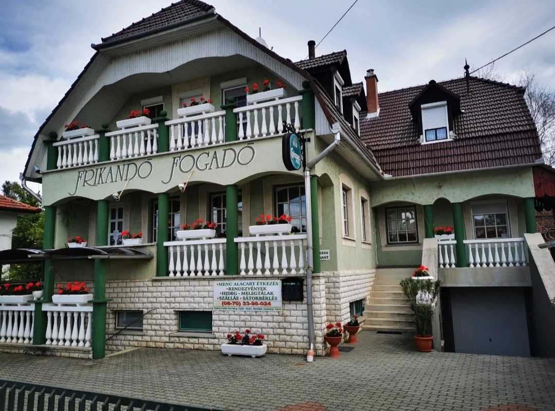 Eladó hotel, szálloda iroda / üzlet / kereskedelmi / szolgáltató Jászapáti József Attila u - Kép 12