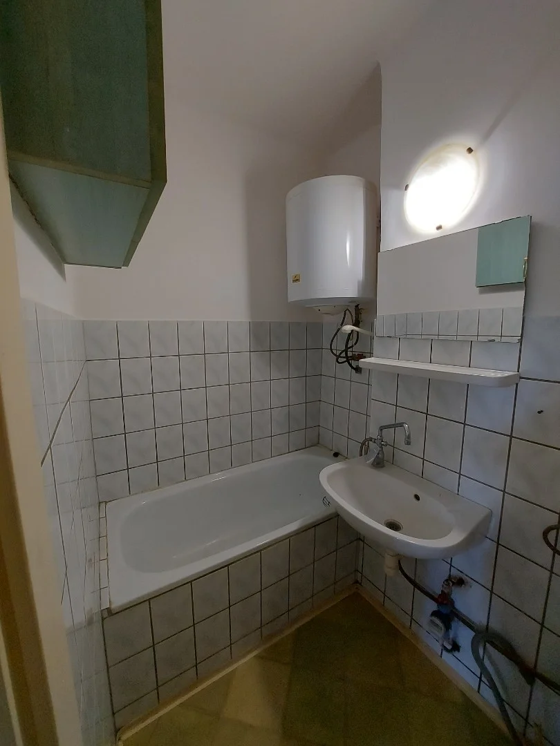 Eladó tégla lakás Székesfehérvár Vásárhelyi utcs - Kép 2