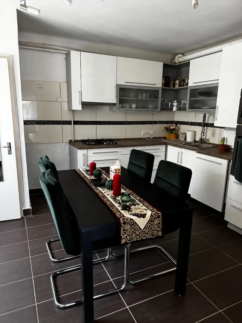 Eladó családi ház Budapest 15. ker. Telek utca - Kép 2
