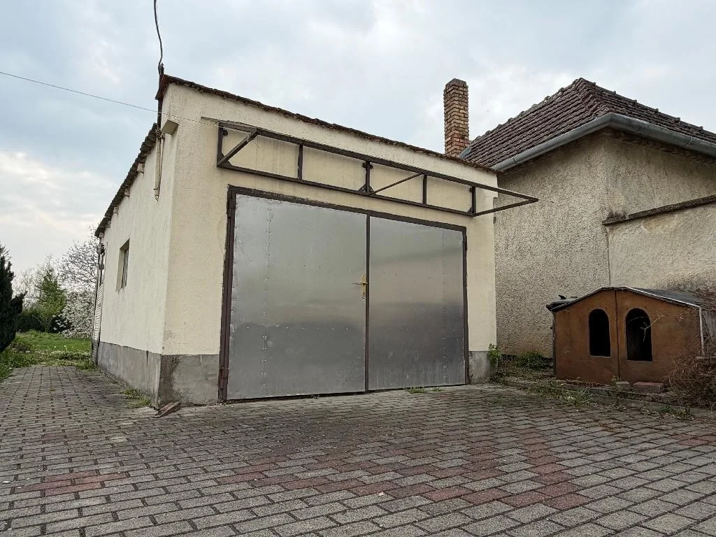 Eladó családi ház Pápa Élelmiszerbolt, fürdőszobaszalon közeli - Kép 15