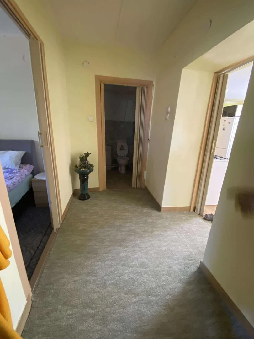 Eladó családi ház Nagyvenyim - Kép 9