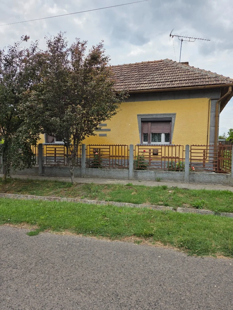 Eladó családi ház Tetétlen Rákóczi