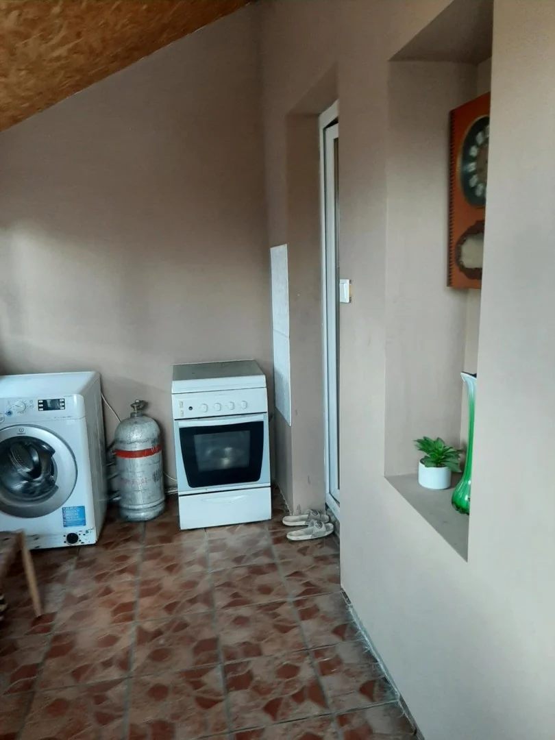 Eladó családi ház Ercsi - Kép 8