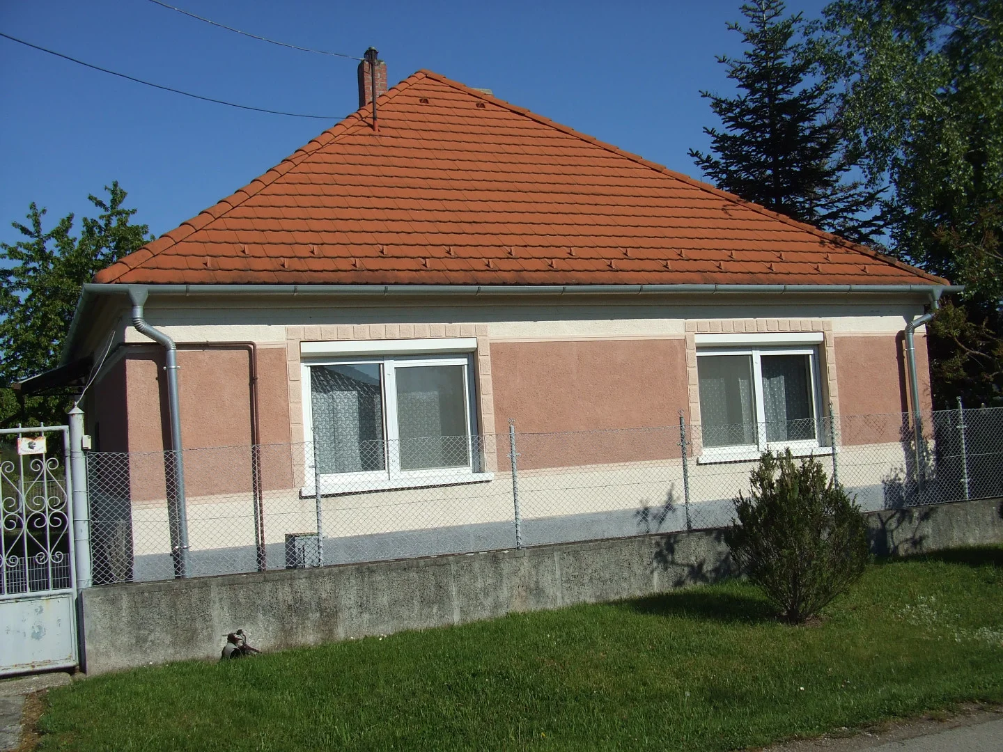 Eladó családi ház Lébény Római utca