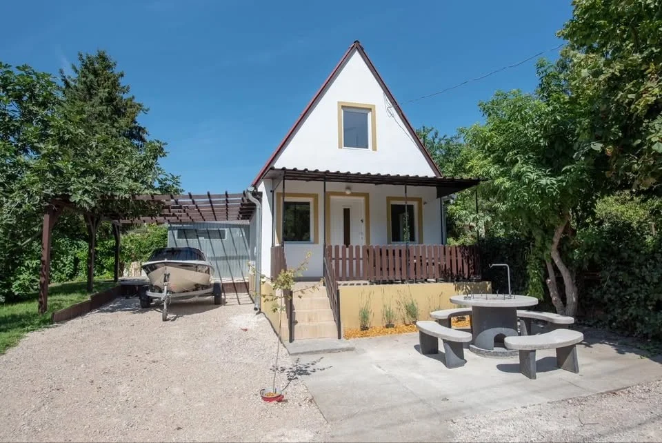 Eladó önálló nyaraló nyaraló / üdülő Kulcs - Kép 2
