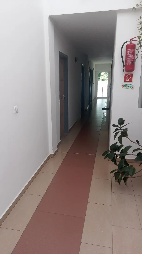 Kiadó iroda iroda / üzlet / kereskedelmi / szolgáltató Pécs Őz utca - Kép 4