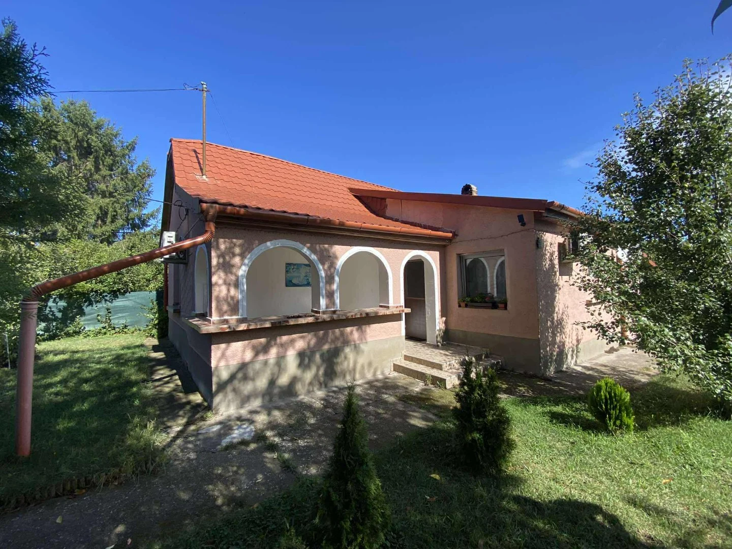 Eladó családi ház Nagyvenyim - Kép 14