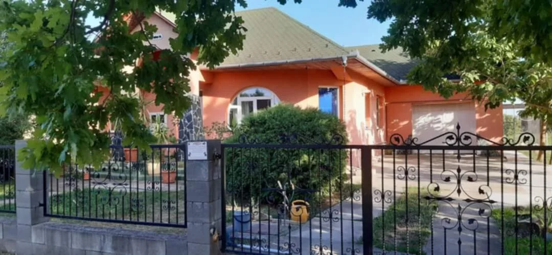 Eladó családi ház Komádi Ibolya utca - Kép 3