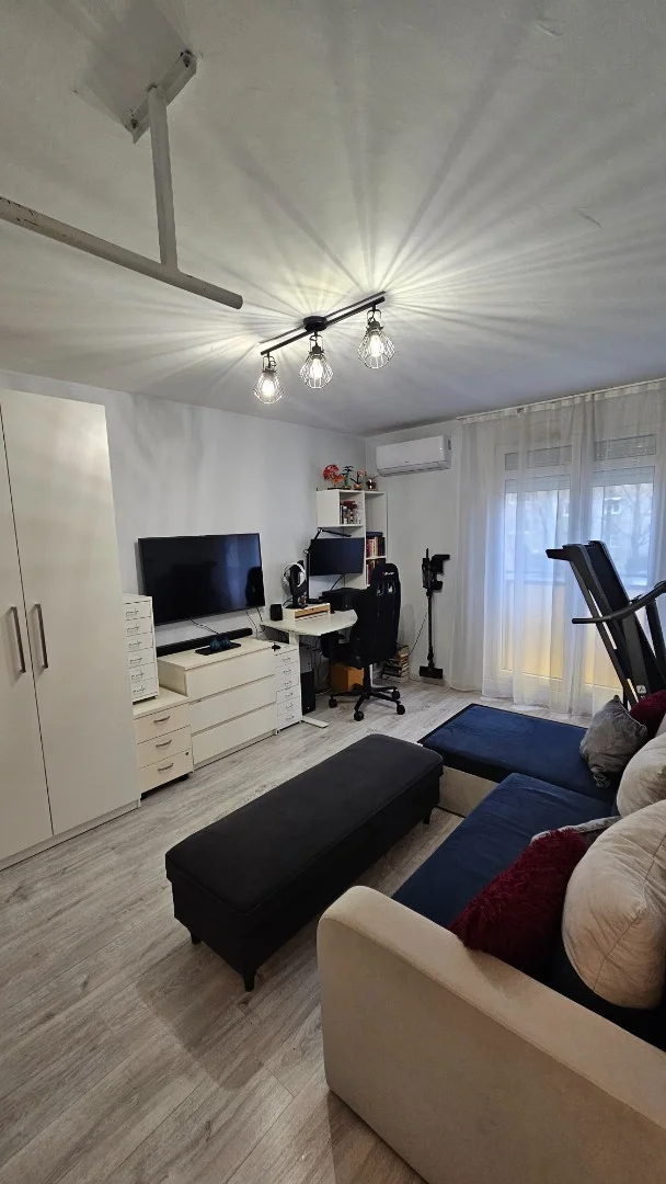 Eladó panel lakás Pécs Megyeri tér - Kép 8