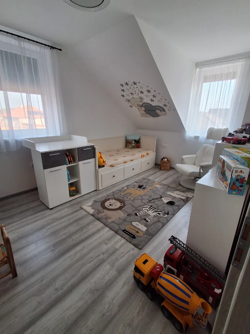 Eladó családi ház Levél - Kép 16