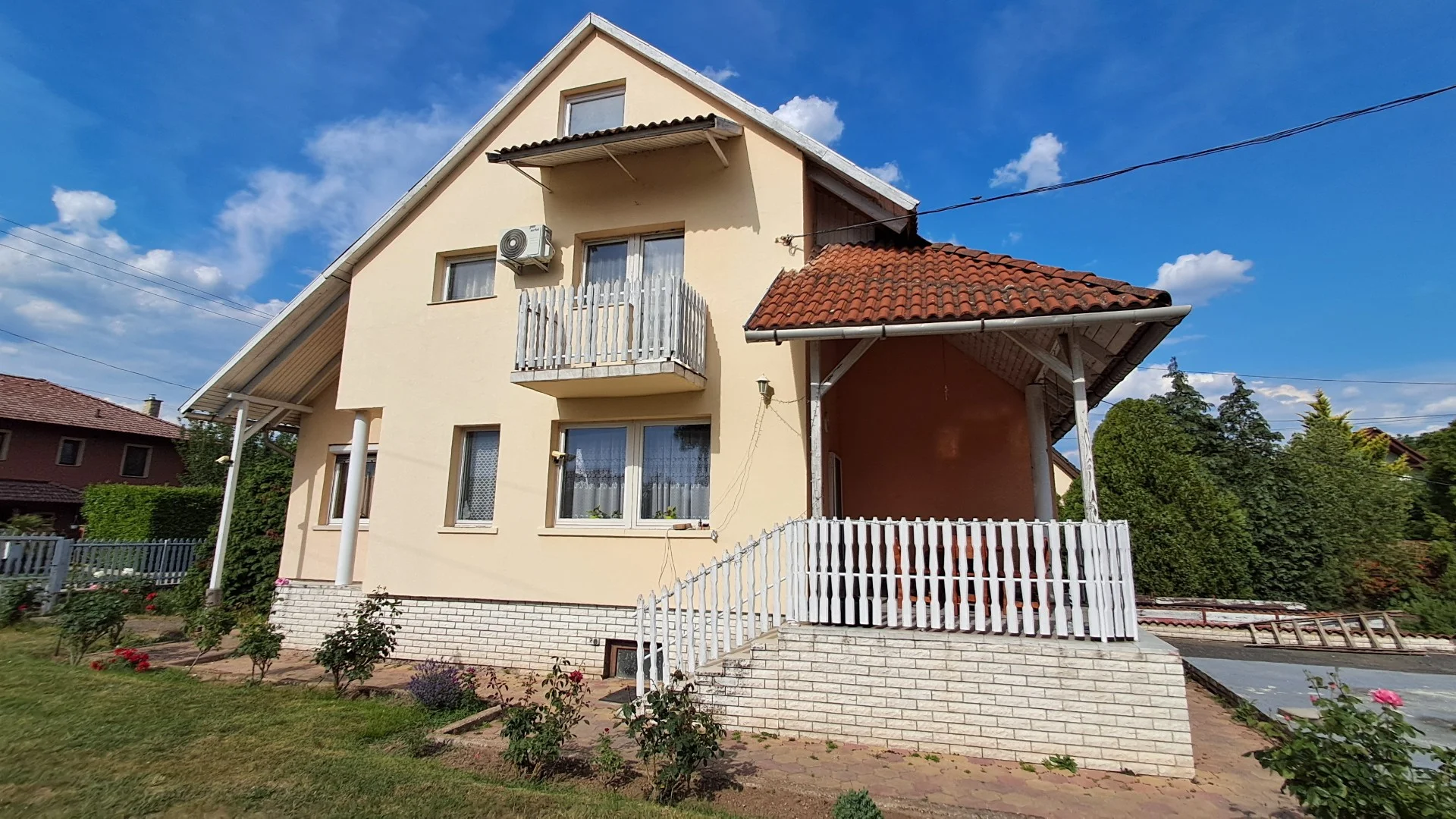 Eladó családi ház Esztergom - Kép 2