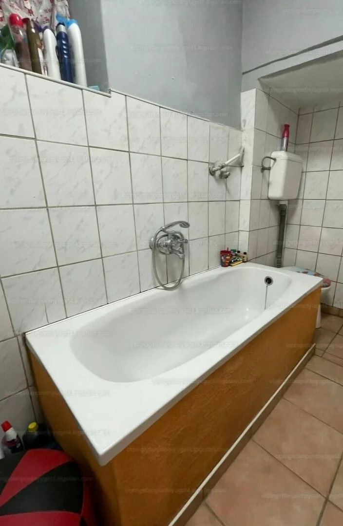 Eladó családi ház Baracs - Kép 10