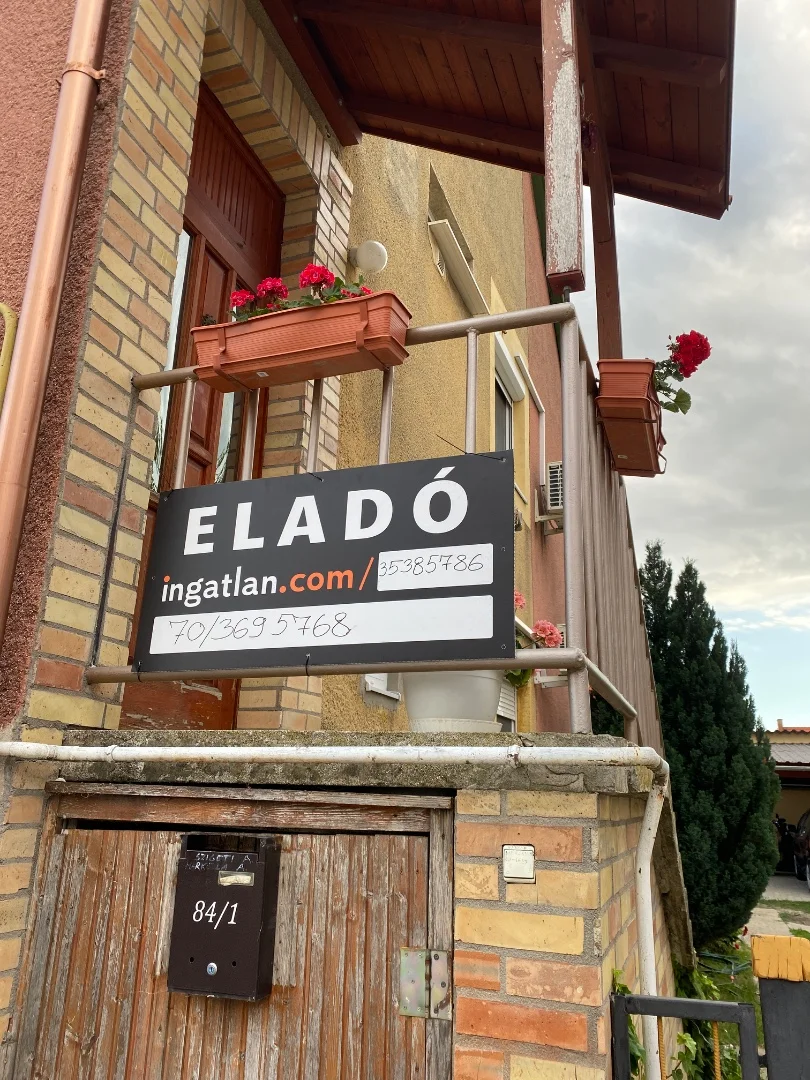 Eladó sorház Kalocsa Vörösmarty utca