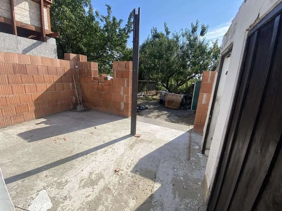 Eladó önálló nyaraló nyaraló / üdülő Nagyvenyim Középső sor - Kép 3