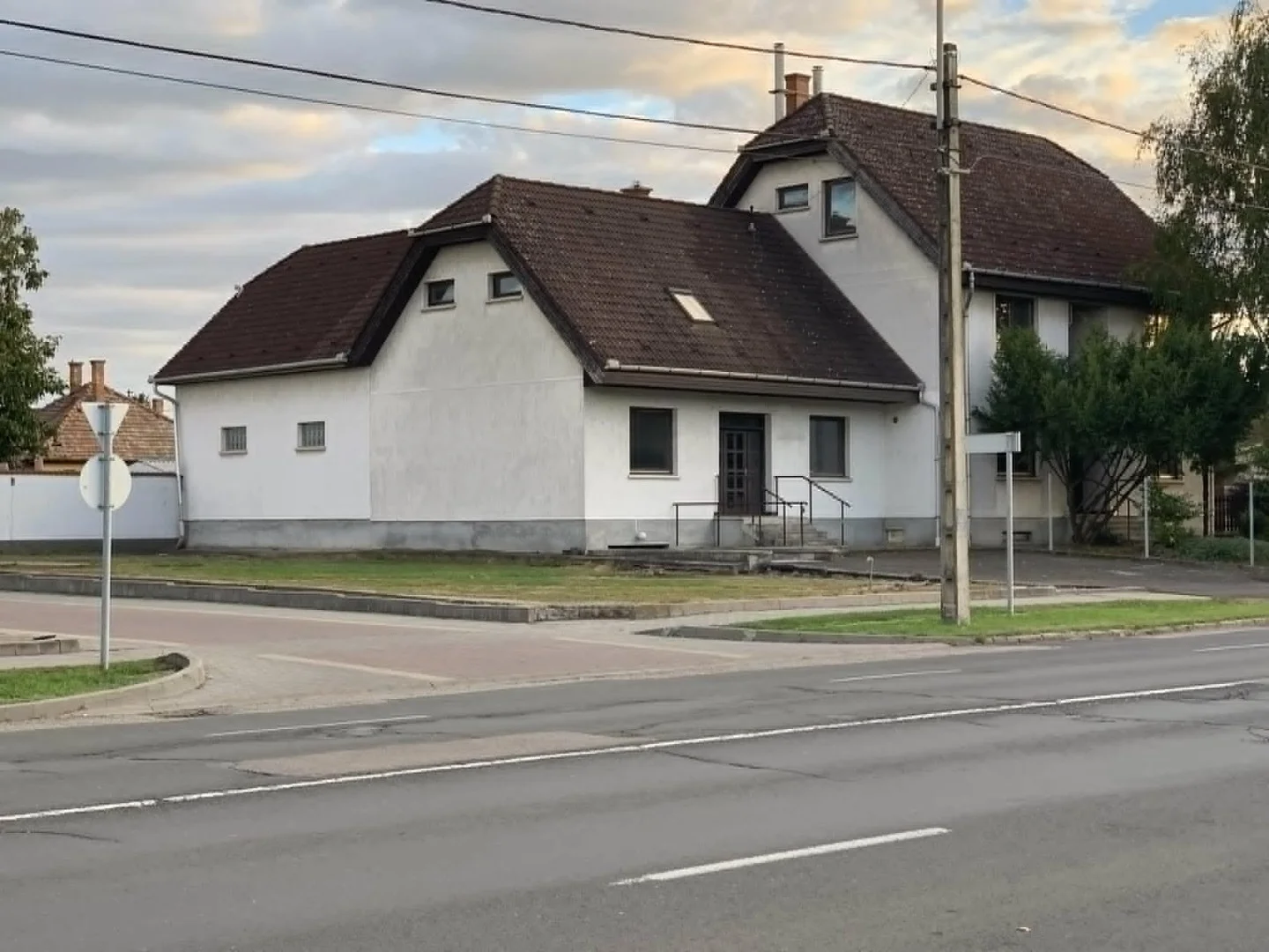 Kiadó üzlet iroda / üzlet / kereskedelmi / szolgáltató Jászberény Kossuth Lajos út - Kép 3