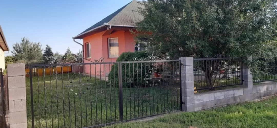 Eladó családi ház Komádi Ibolya utca - Kép 6