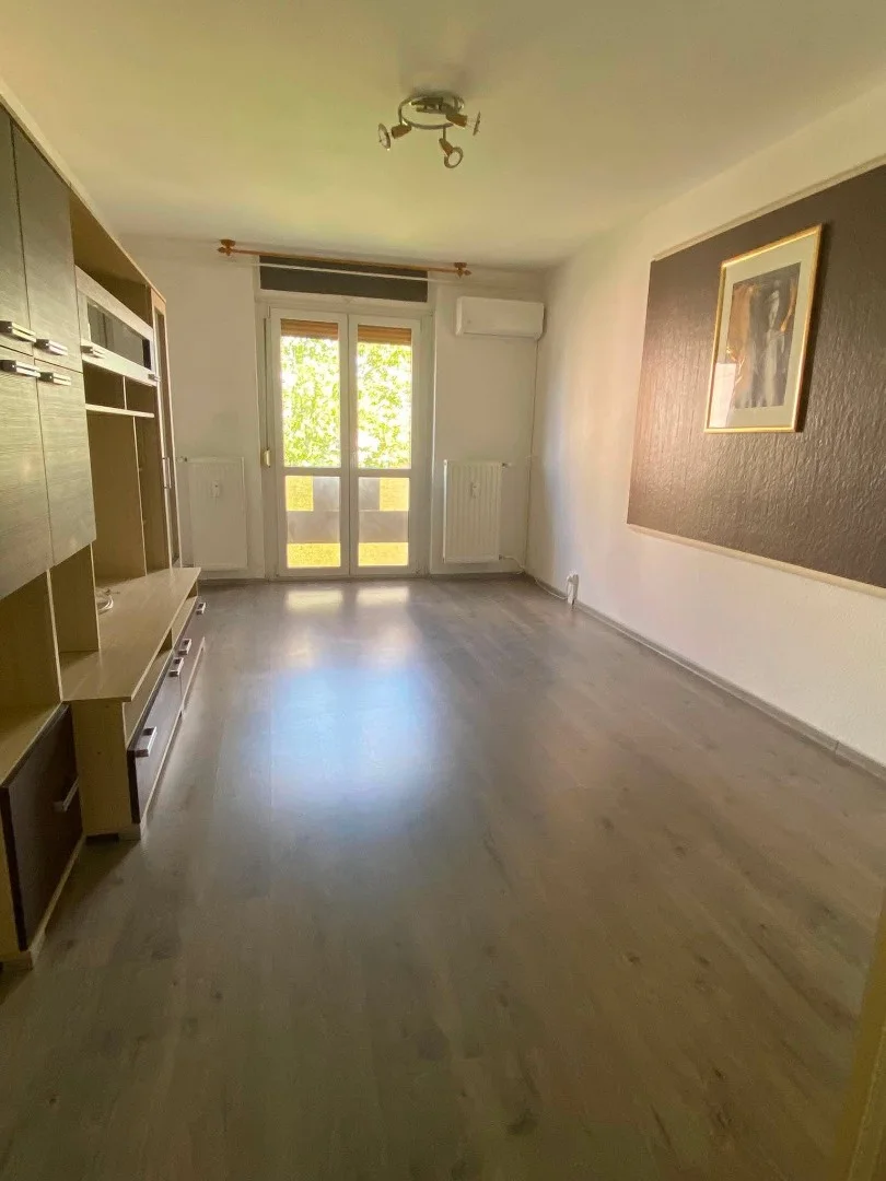 Eladó panel lakás Dunaújváros