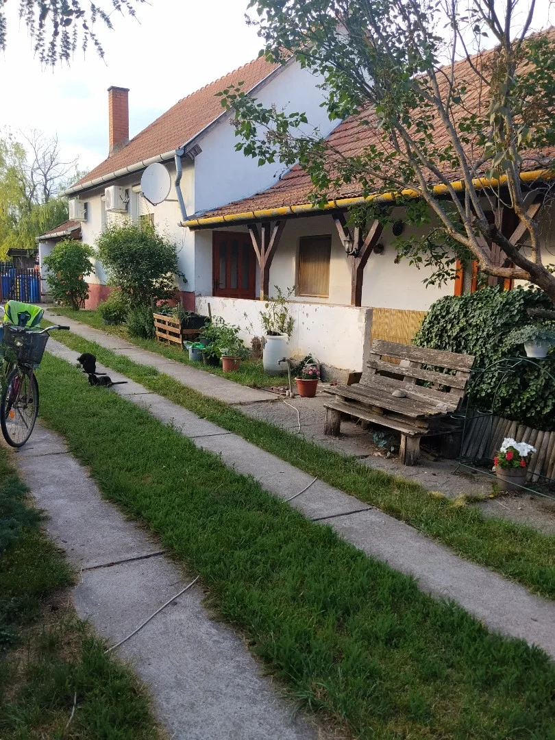 Eladó családi ház Hort József Attila utca - Kép 2