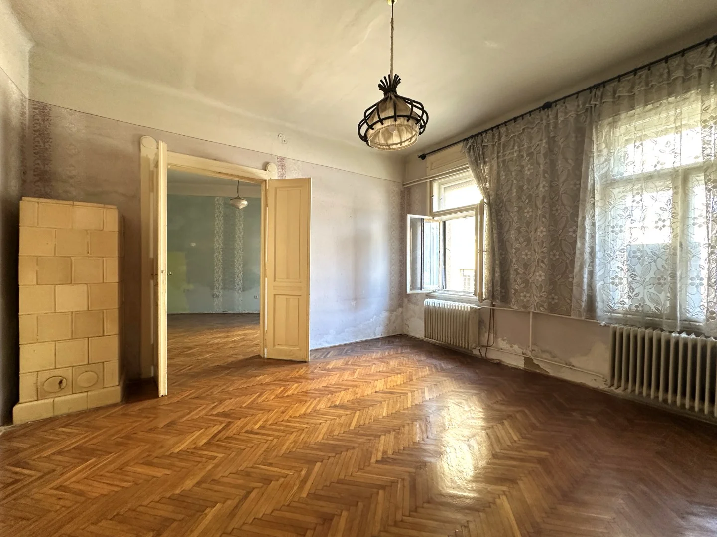 Eladó tégla lakás Pécs Alkotmány utca