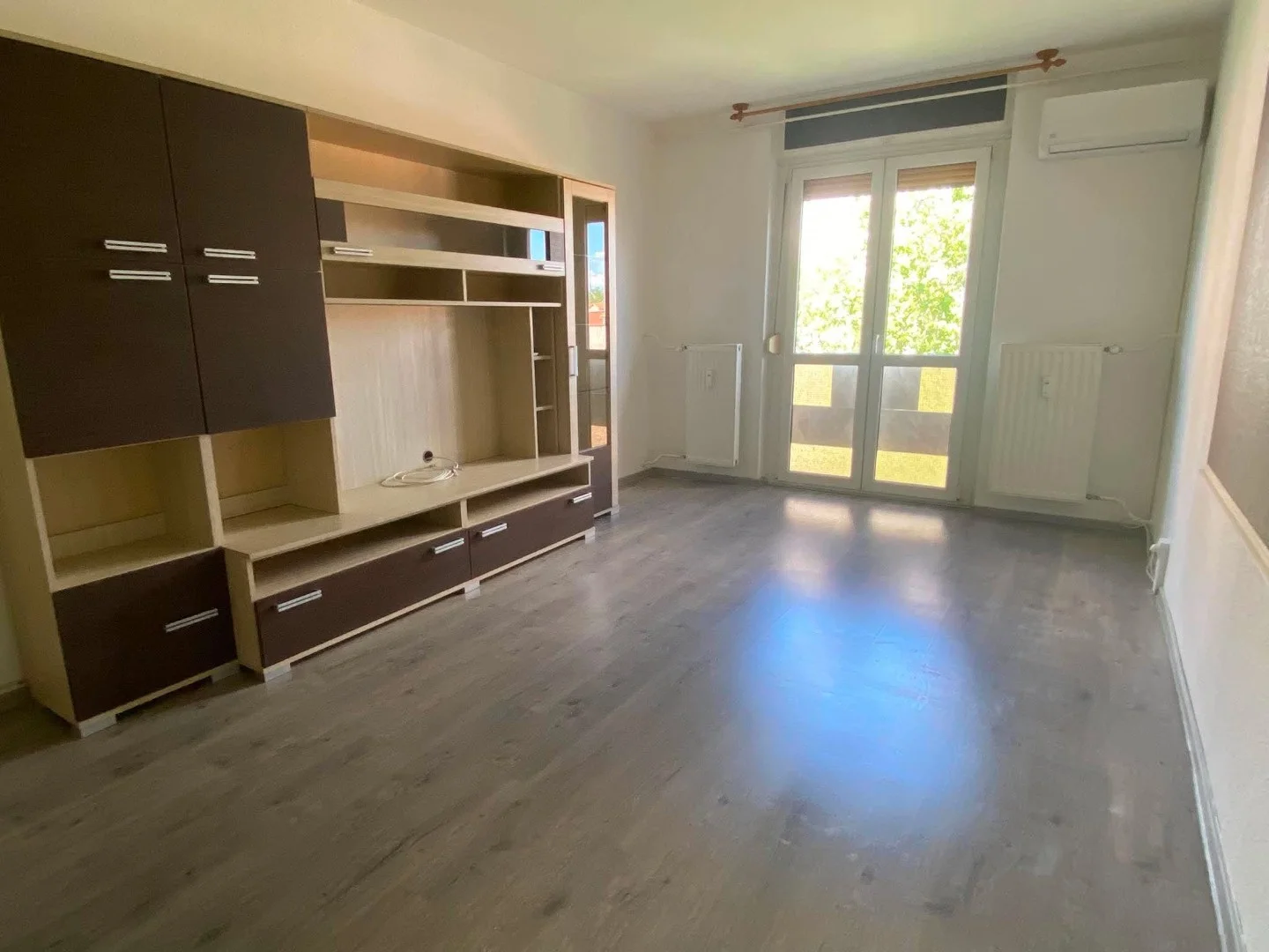 Eladó panel lakás Dunaújváros - Kép 2