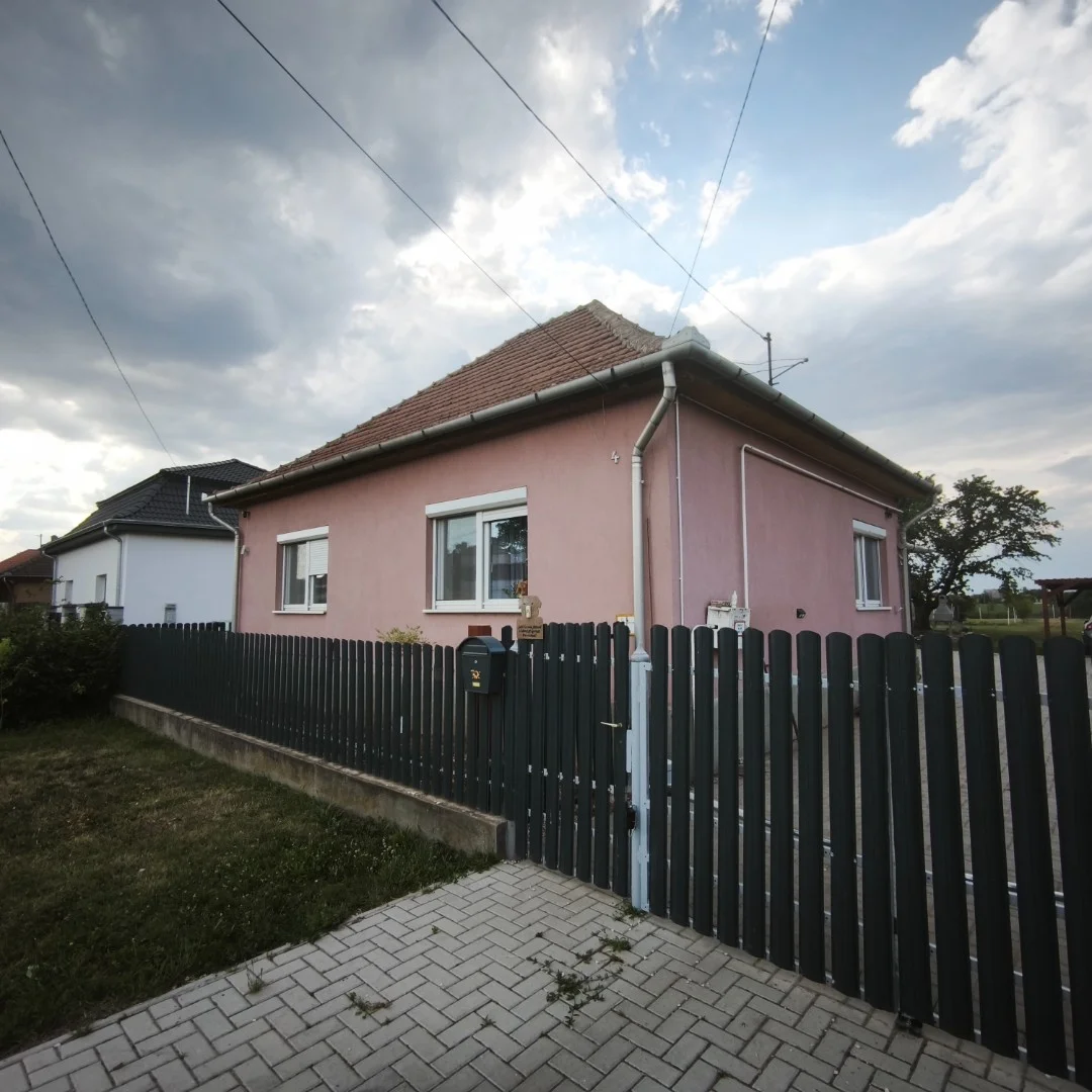 Eladó családi ház Lőrinci Vörösmajori út - Kép 2