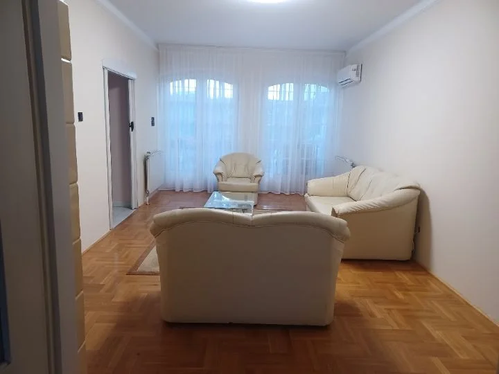 Kiadó ikerház Cegléd Malom tér - Kép 2