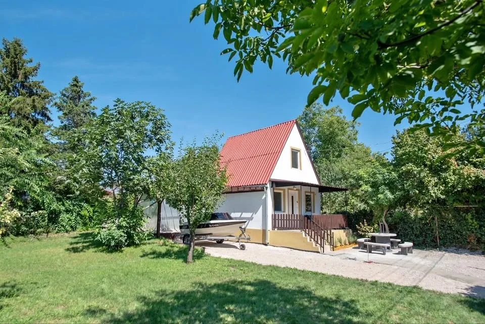 Eladó önálló nyaraló nyaraló / üdülő Kulcs