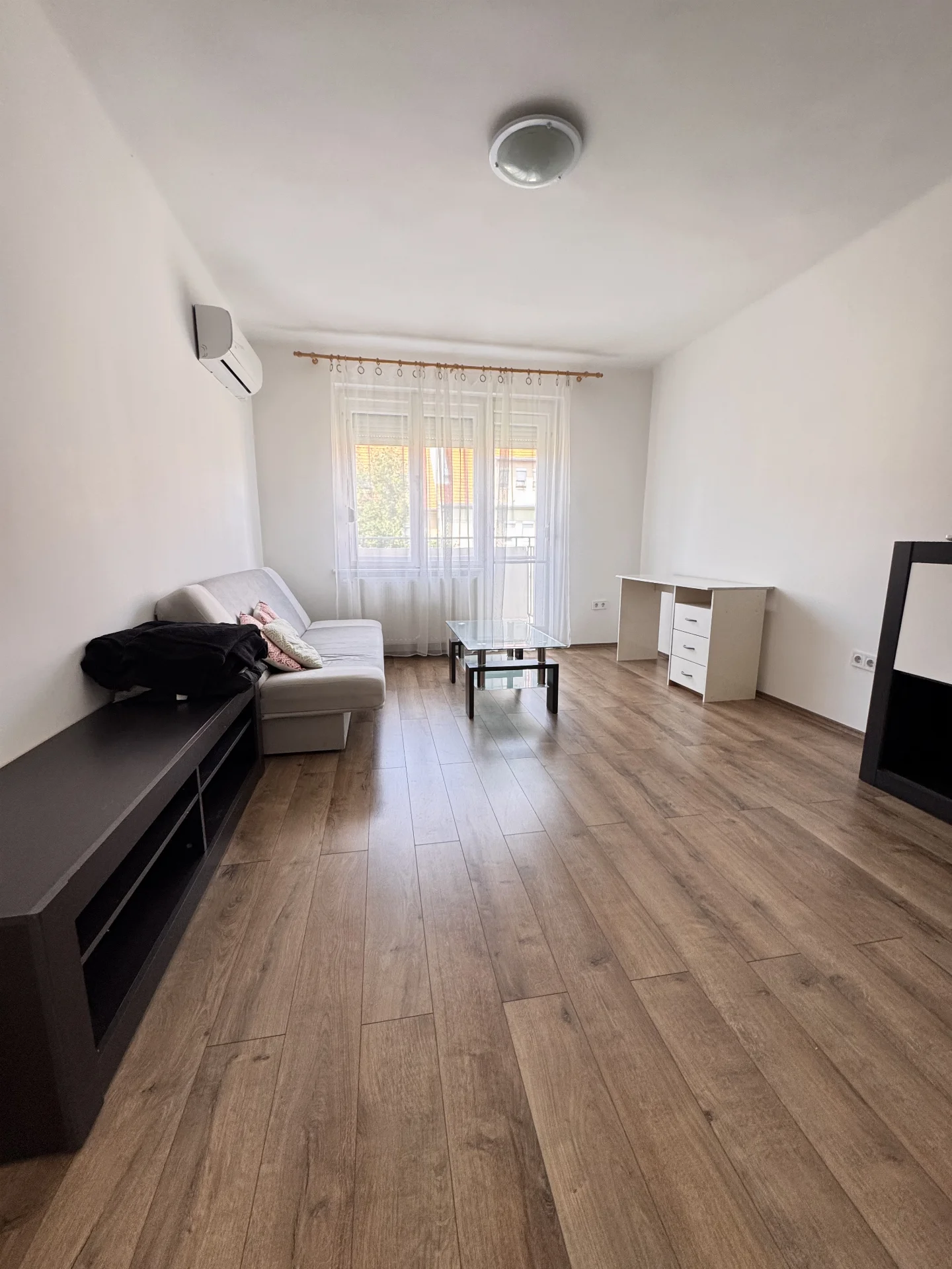 Kiadó lakás Pécs Móricz Zsigmond tér 1 - Kép 8