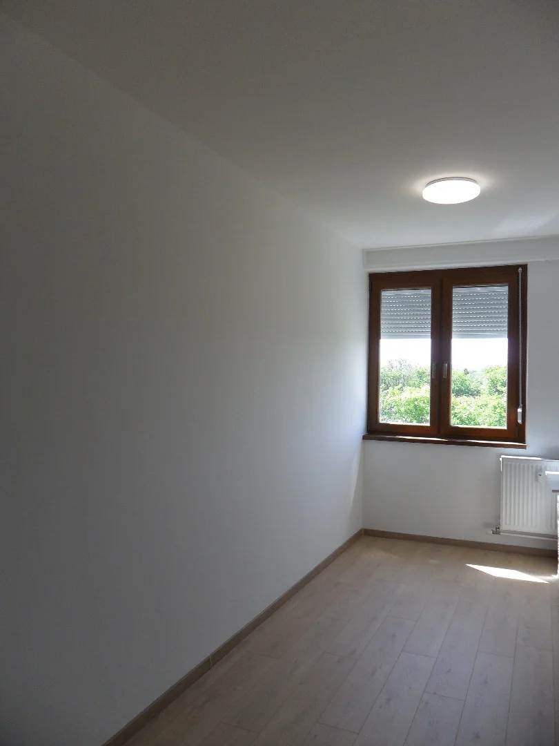 Eladó panel lakás Debrecen Böszörményi - Kép 9