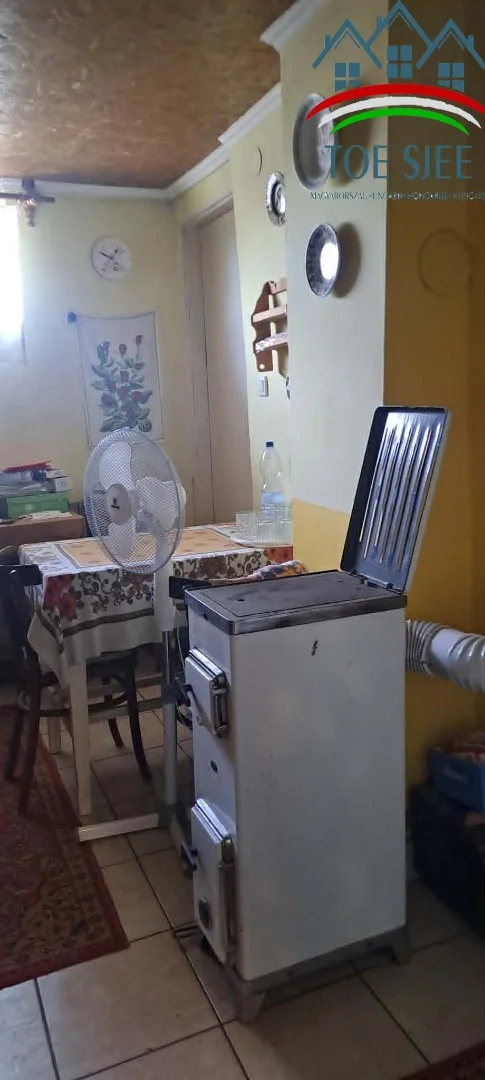 Eladó családi ház Abádszalók - Kép 9