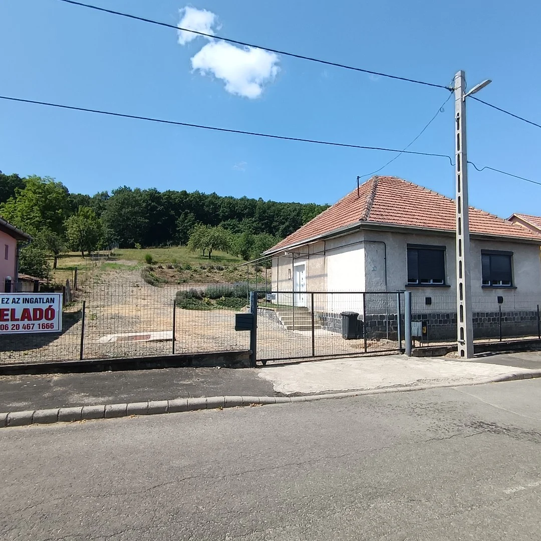 Eladó családi ház Vizslás Akácfa