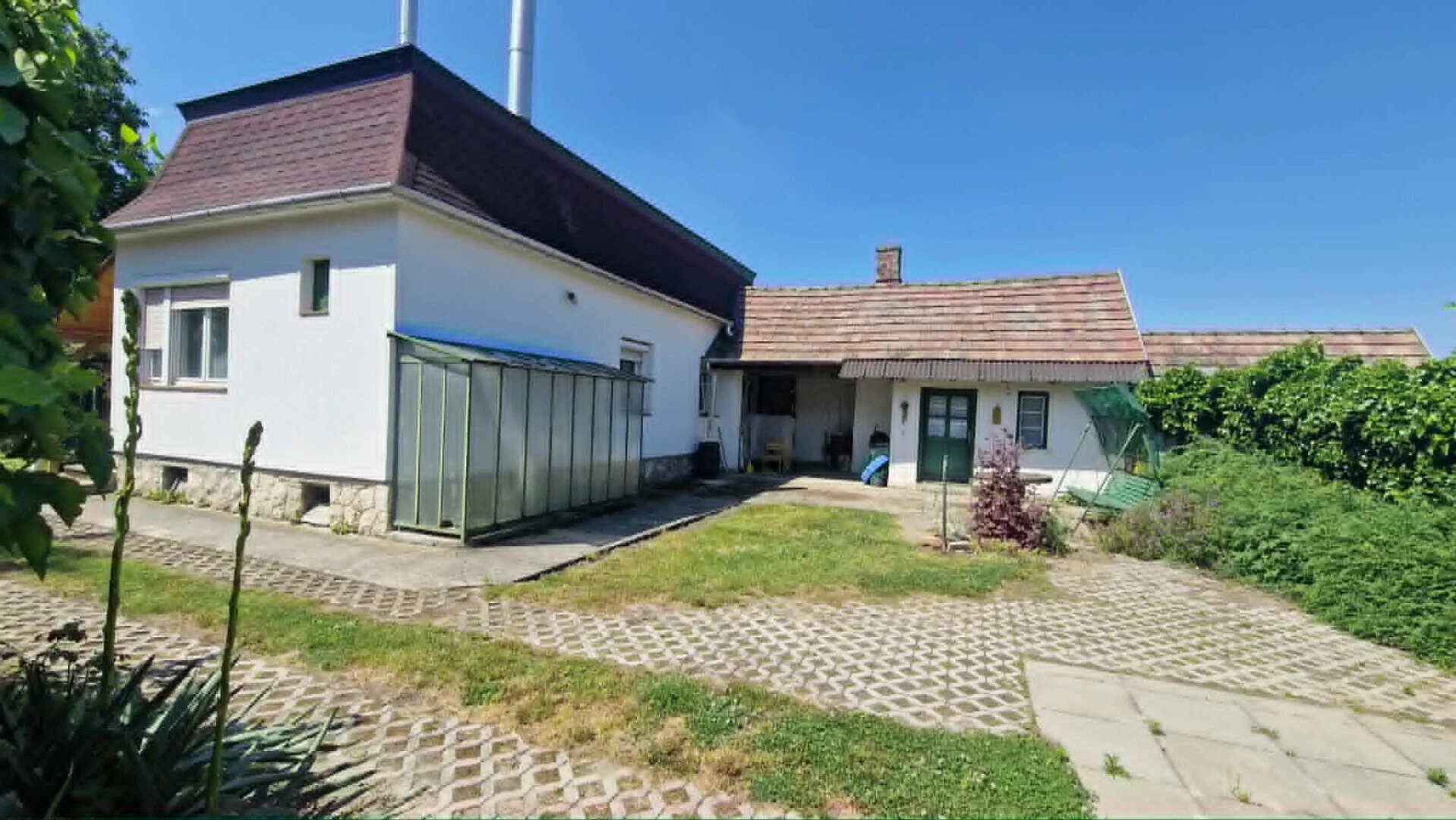 Eladó családi ház Komárom Akácfa utca - Kép 4