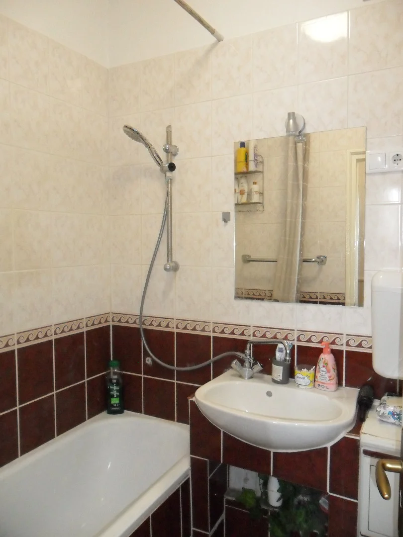 Eladó panel lakás Debrecen Bethlen - Kép 11