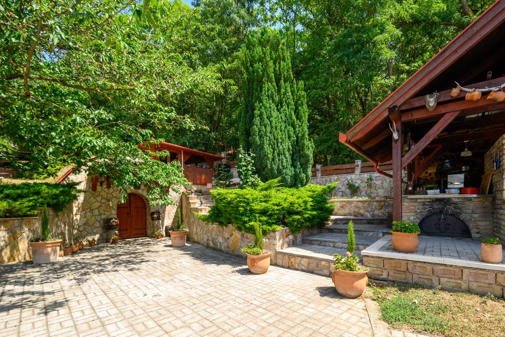 Eladó családi ház Esztergom Hosszúvölgy - Kép 2