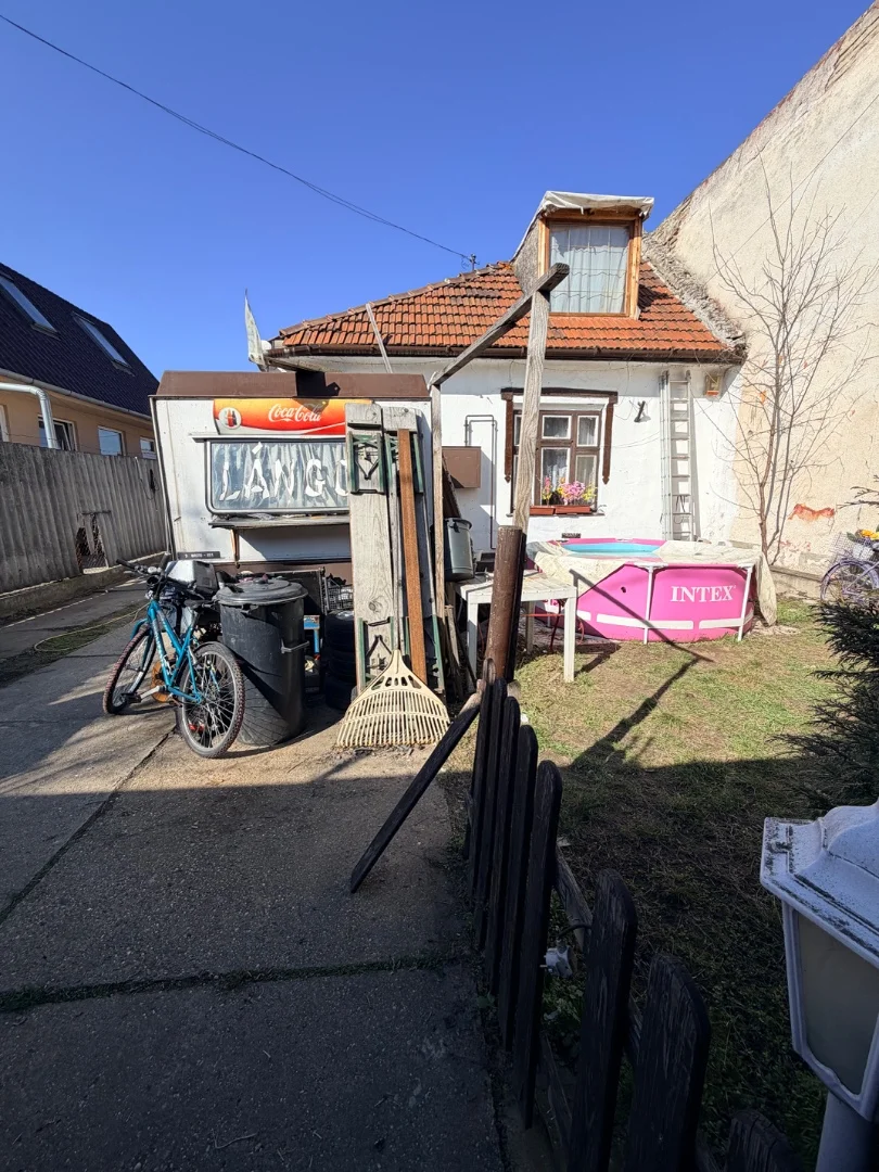 Eladó családi ház Budapest 15. ker. Damjanich János u - Kép 2